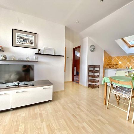 Family Apartments Viva Close To The Beach Krk Town Zewnętrze zdjęcie