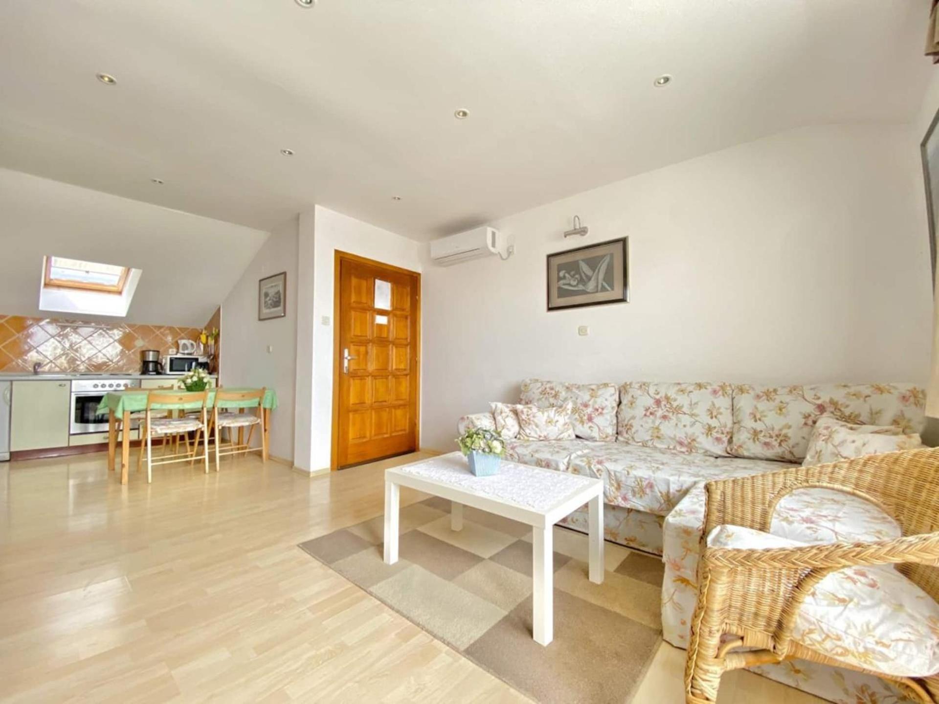 Family Apartments Viva Close To The Beach Krk Town Zewnętrze zdjęcie