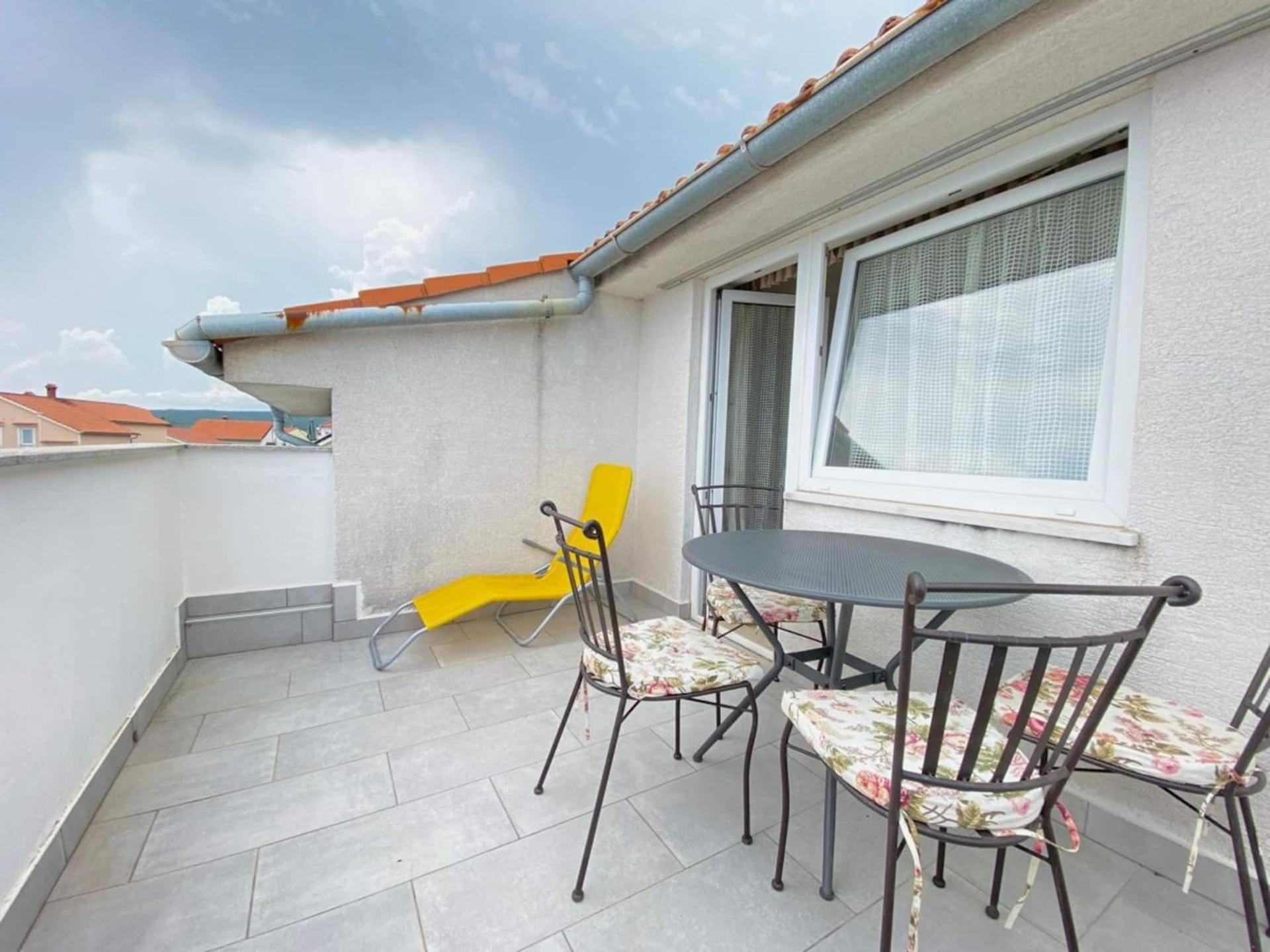 Family Apartments Viva Close To The Beach Krk Town Zewnętrze zdjęcie
