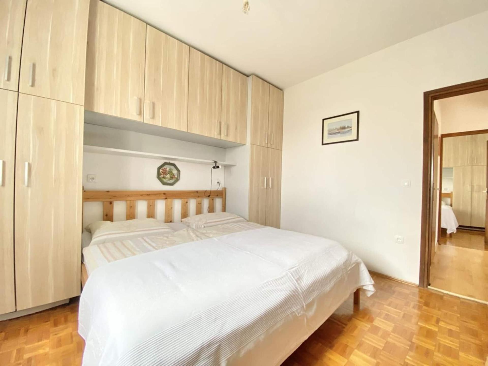 Family Apartments Viva Close To The Beach Krk Town Zewnętrze zdjęcie